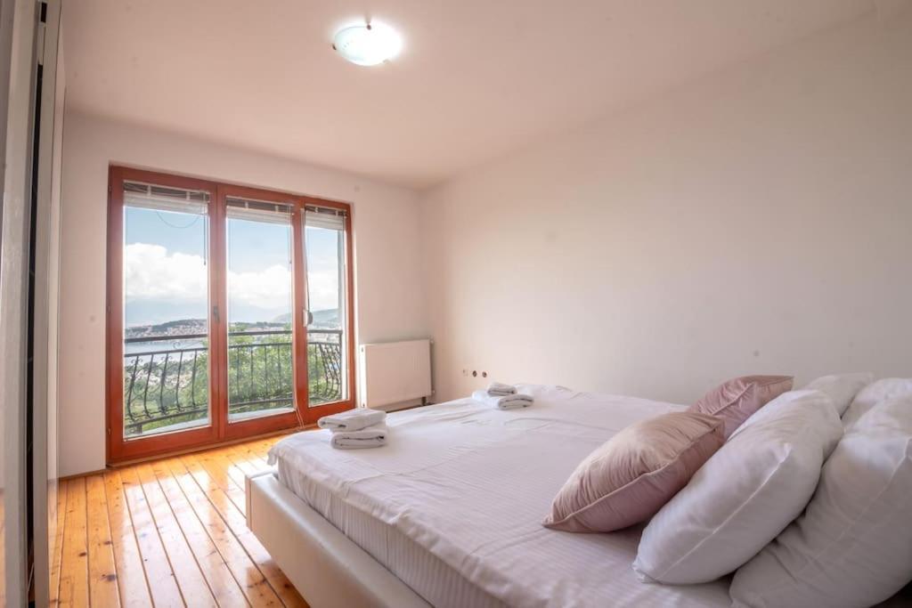 Casa Farmak - 4 Bedroom Lux Apartment With Infinity Pool & Lake View オフリド エクステリア 写真