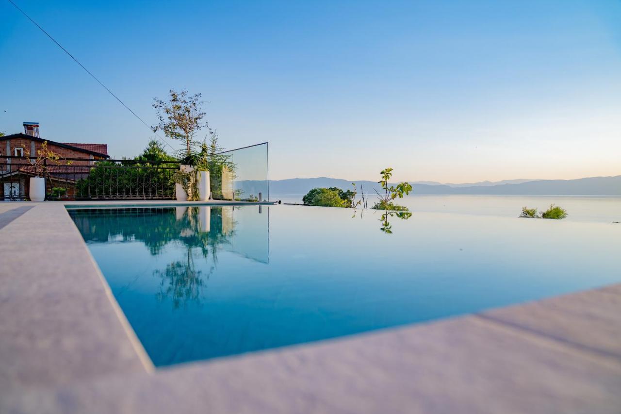 Casa Farmak - 4 Bedroom Lux Apartment With Infinity Pool & Lake View オフリド エクステリア 写真